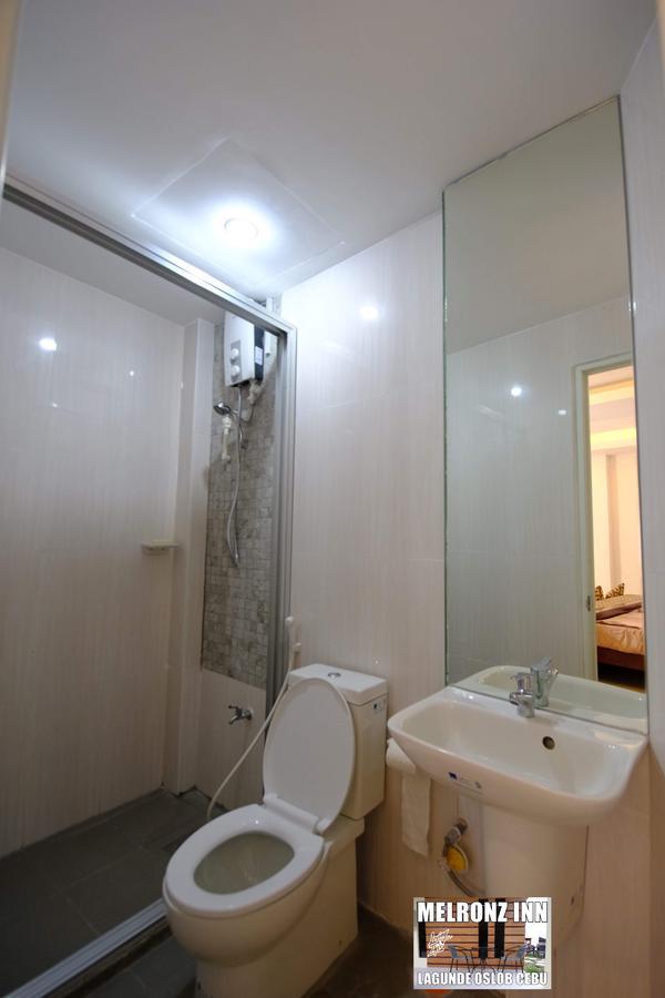 Melronz Inn Ослоб Екстериор снимка