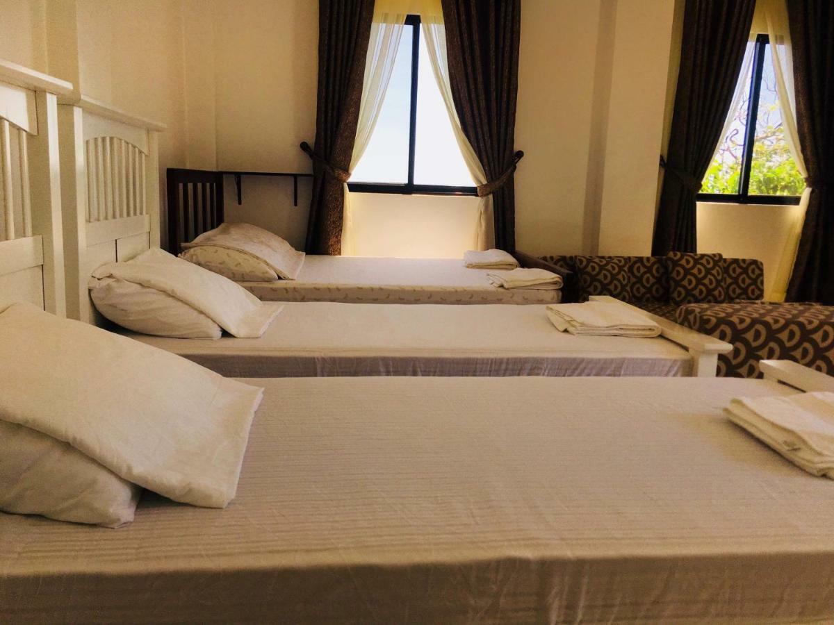 Melronz Inn Ослоб Екстериор снимка